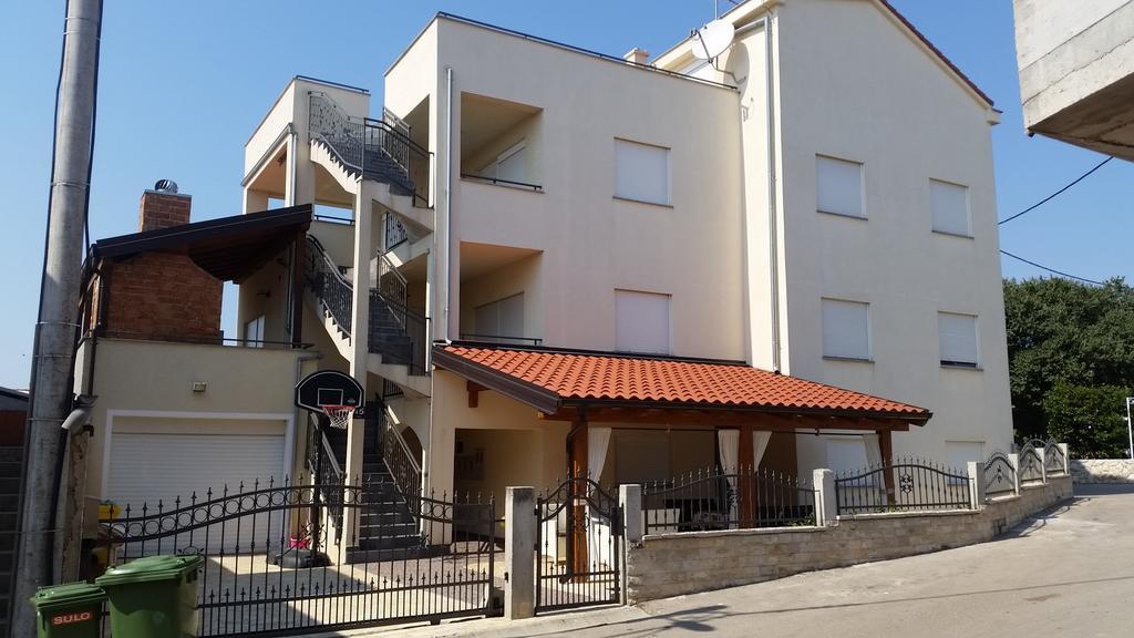 Apartmani Maksan Пакоштане Экстерьер фото